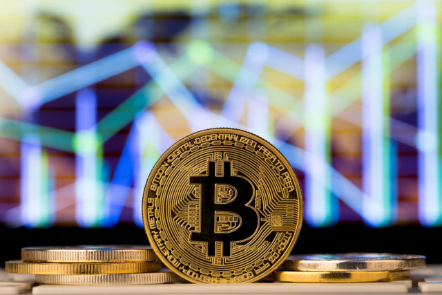 Bitcoin price (BTC/USD) recovers from Friday drop, but $8,000 remains a challenge
